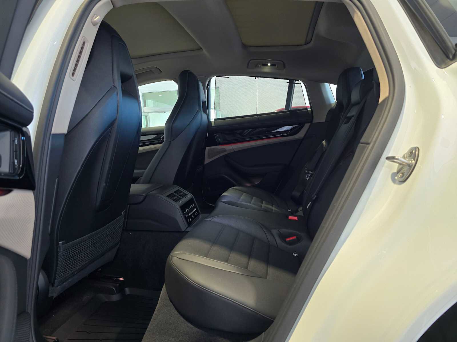 Used 2024 Porsche Panamera 4 image 19