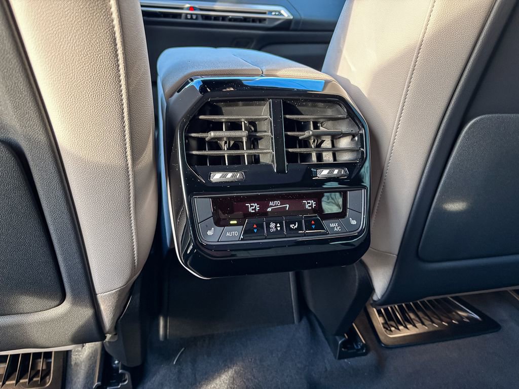 Used 2026 BMW iX xDrive60 image 31