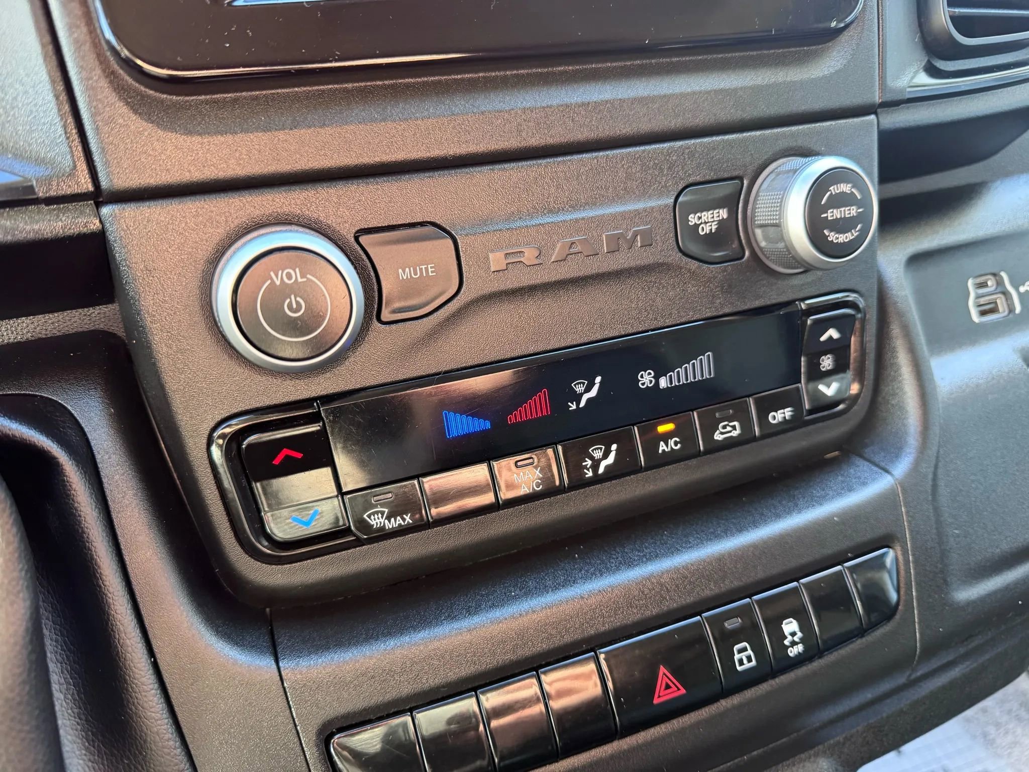 Used 2023 RAM ProMaster 2500 image 19