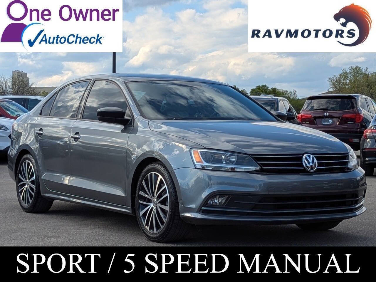 Used 2016 Volkswagen Jetta Sport FWD image 1