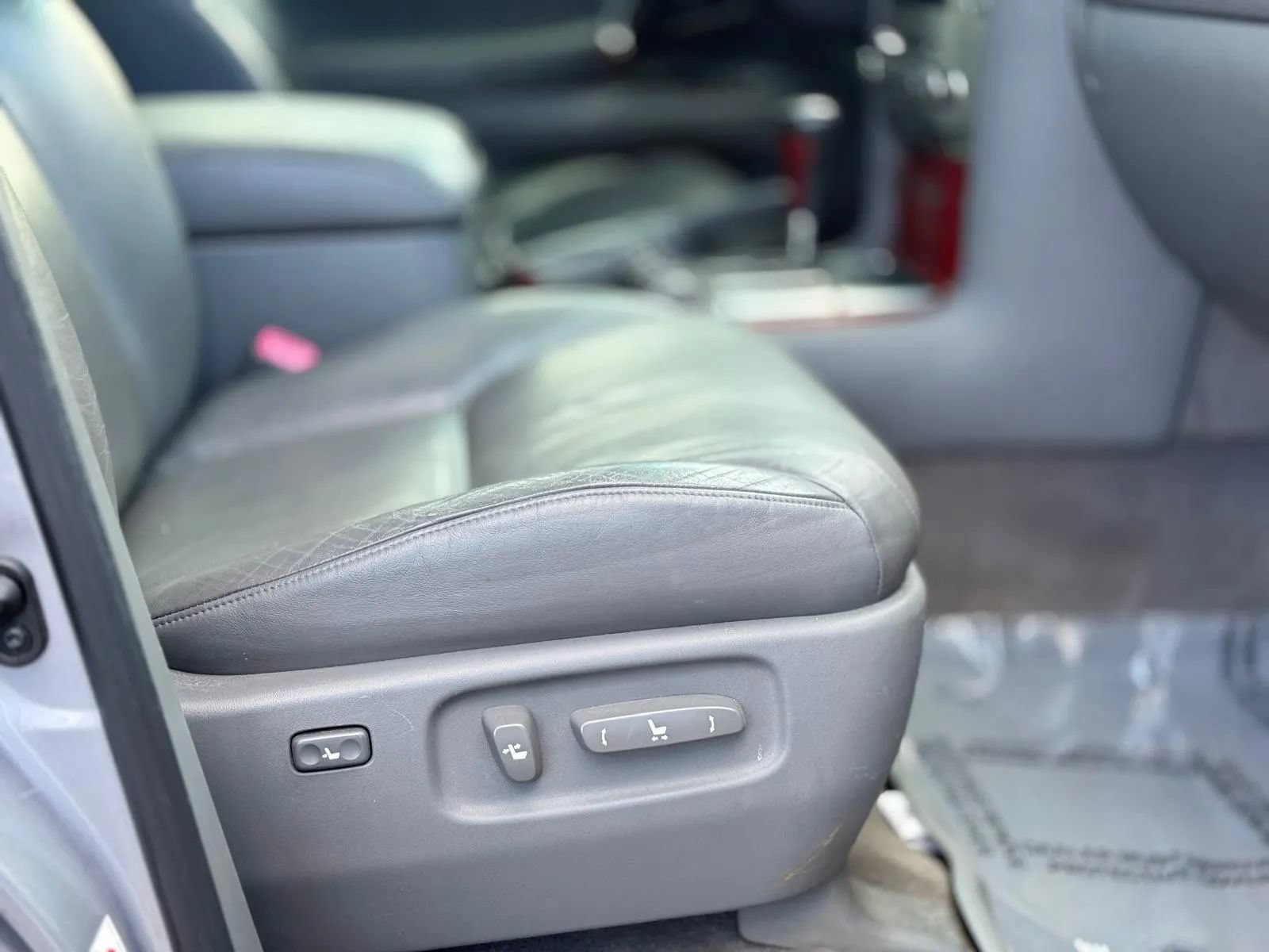 Used 2008 Lexus LX 570 4WD image 28