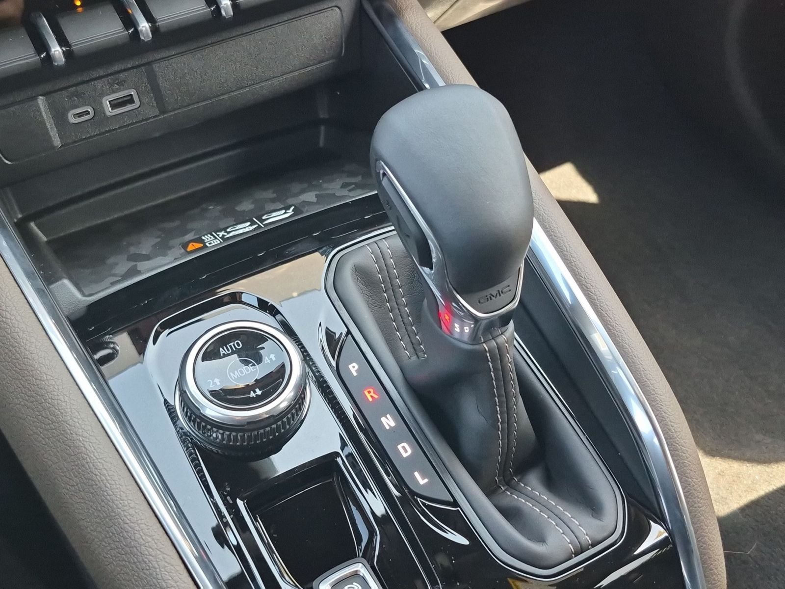 New 2026 GMC Canyon Denali AWD/4WD image 15