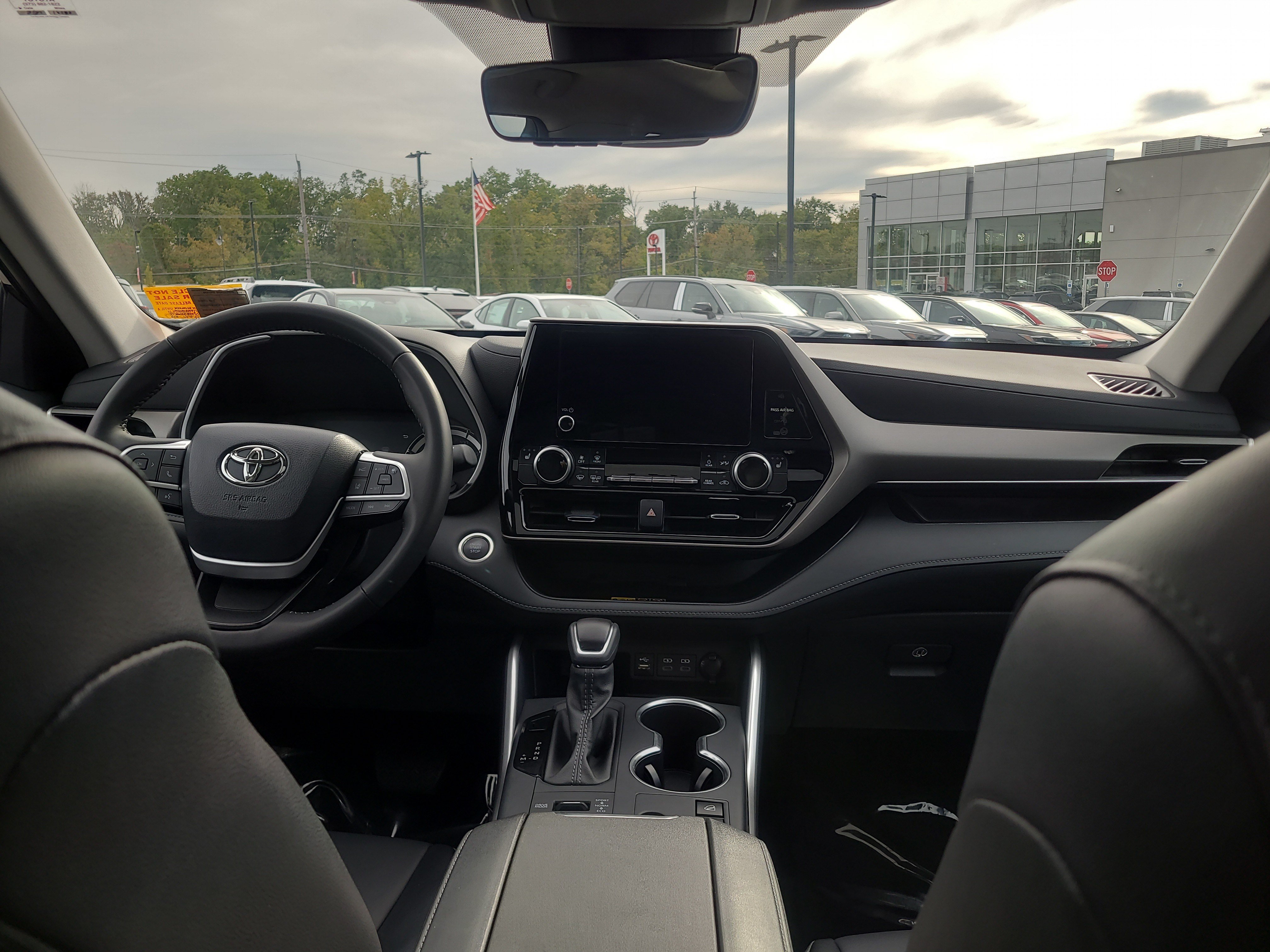 Certified 2026 Toyota Highlander XLE AWD/4WD image 18