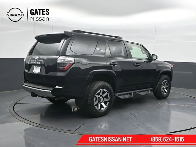 Used 2022 Toyota 4Runner TRD Off-Road AWD/4WD image 2