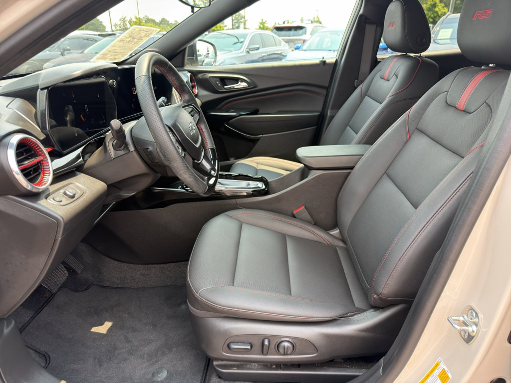 Used 2026 Chevrolet Trax RS w/ Sunroof Package FWD image 20