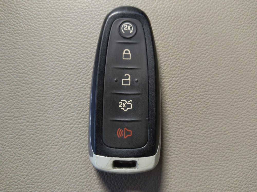 Used 2016 Ford Escape Titanium w/ Equipment Group 301A AWD/4WD image 32