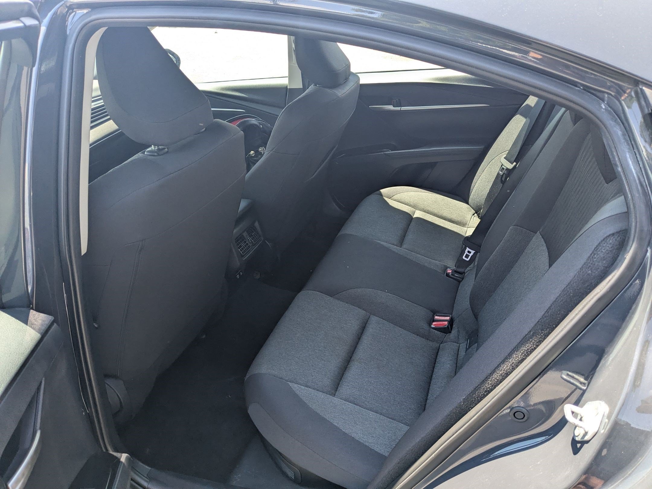 Used 2025 Toyota Camry LE FWD image 29