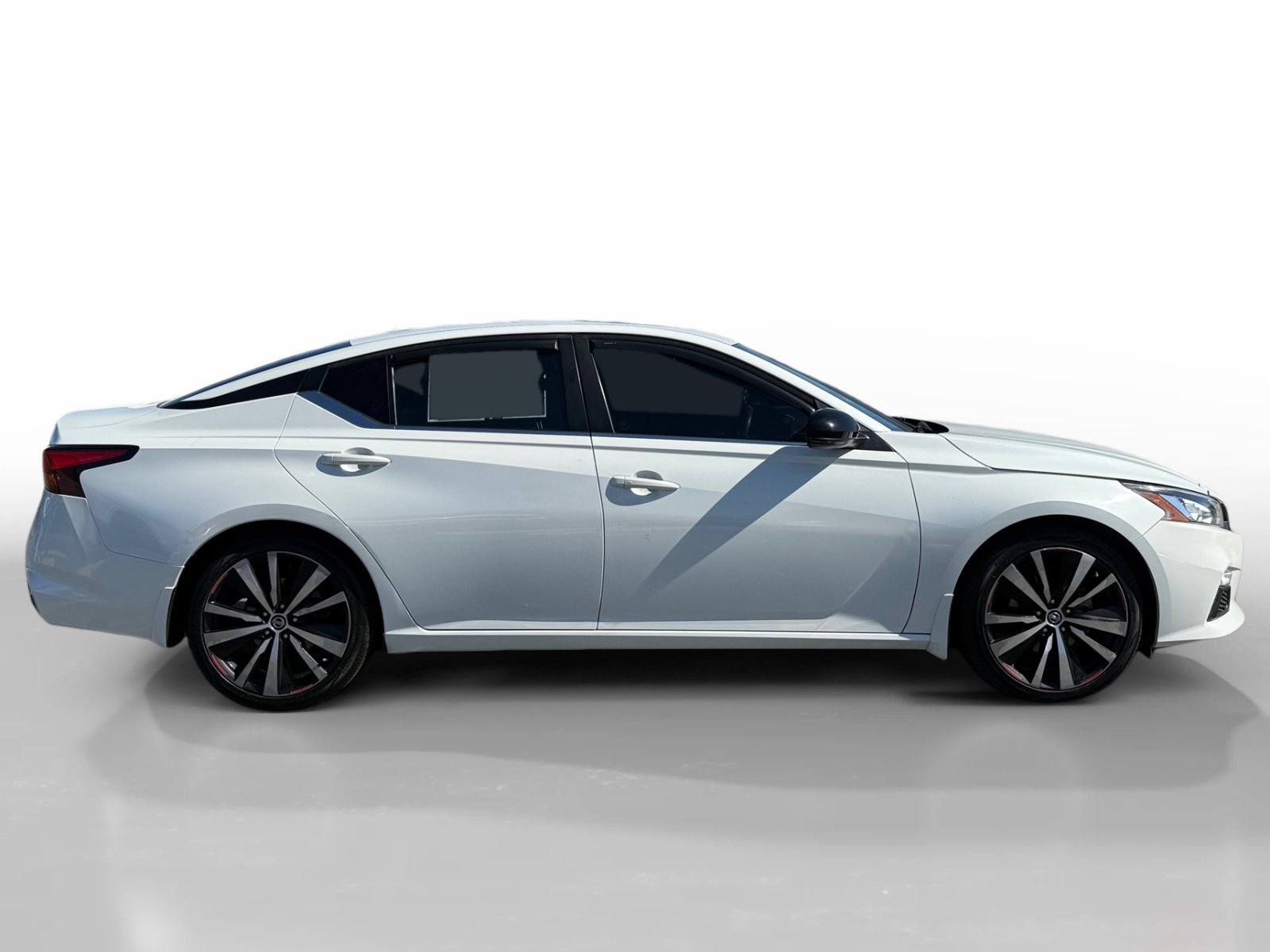 Used 2022 Nissan Altima 2.0 SR FWD image 6