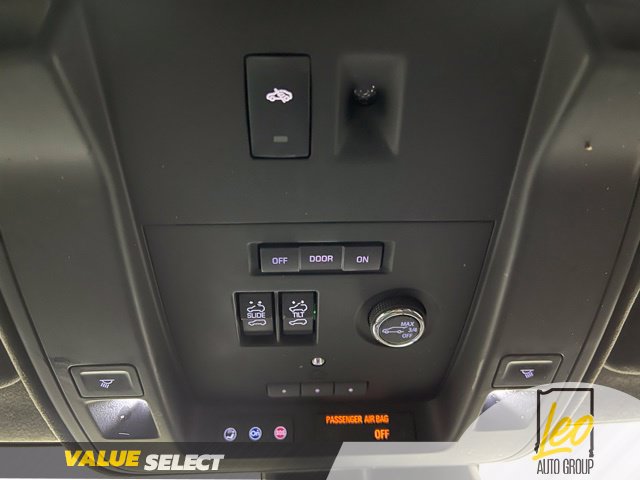 Used 2019 Cadillac Escalade Platinum AWD/4WD image 16