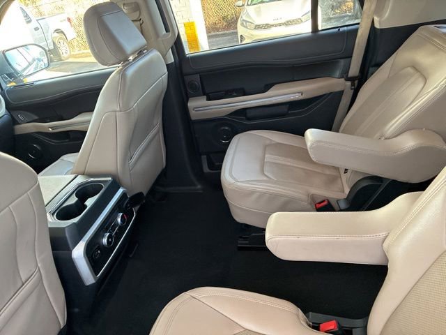 Used 2023 Ford Expedition Limited image 22