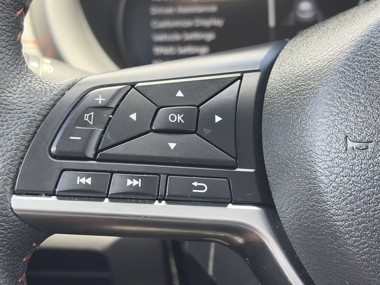 Certified 2024 Nissan Kicks SR FWD image 19