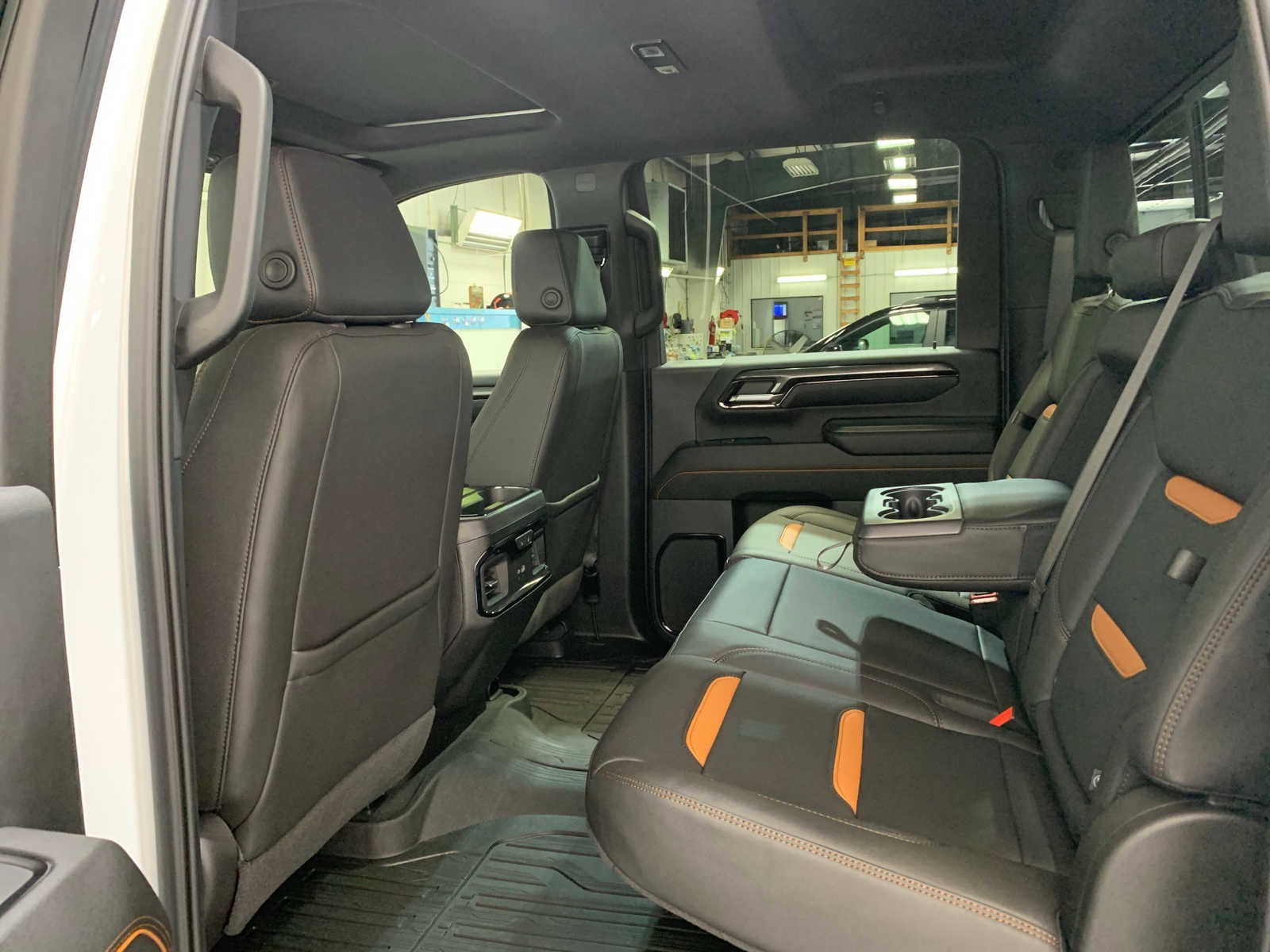 Used 2024 GMC Sierra 2500 AT4 w/ AT4 Premium Plus Package image 10