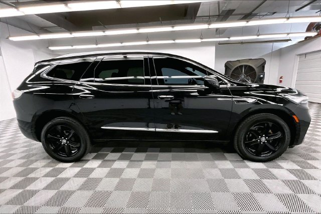 Used 2024 Buick Enclave Essence w/ Sport Touring Edition FWD image 14