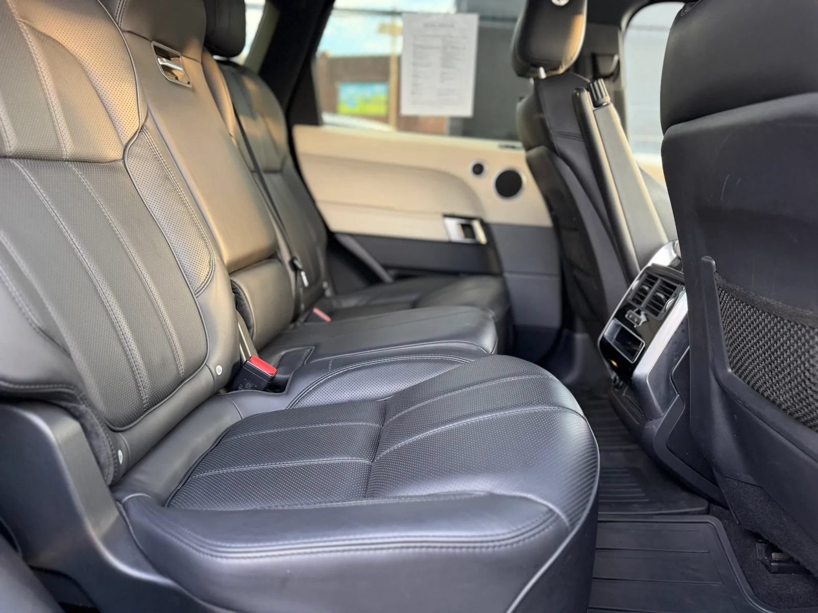Used 2015 Land Rover Range Rover Sport HSE AWD/4WD image 11