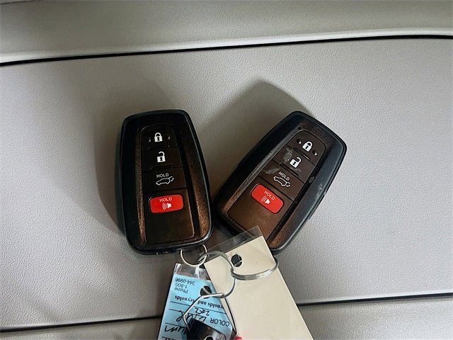 Used 2020 Toyota Highlander Limited Platinum image 32