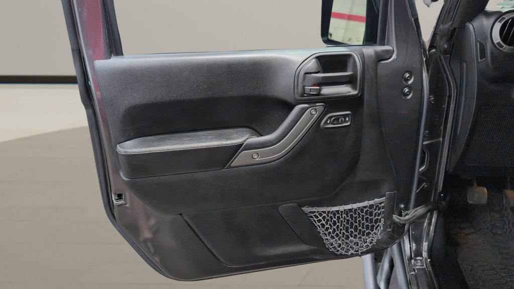 Used 2016 Jeep Wrangler Sport AWD/4WD image 7