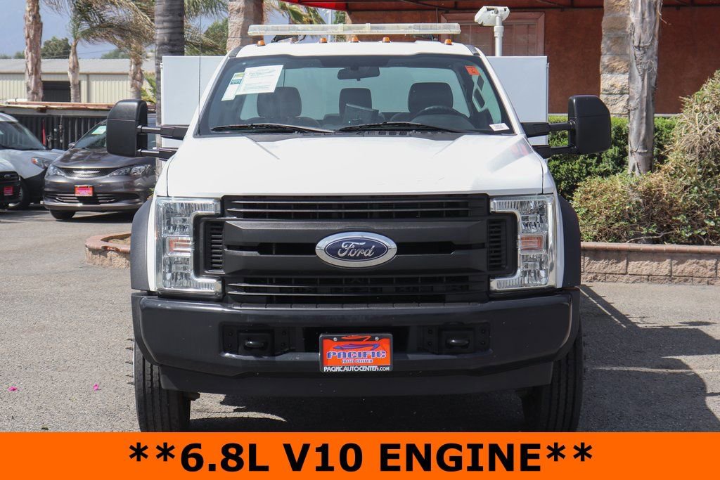 Used 2017 Ford F550 2WD Regular Cab Super Duty image 3