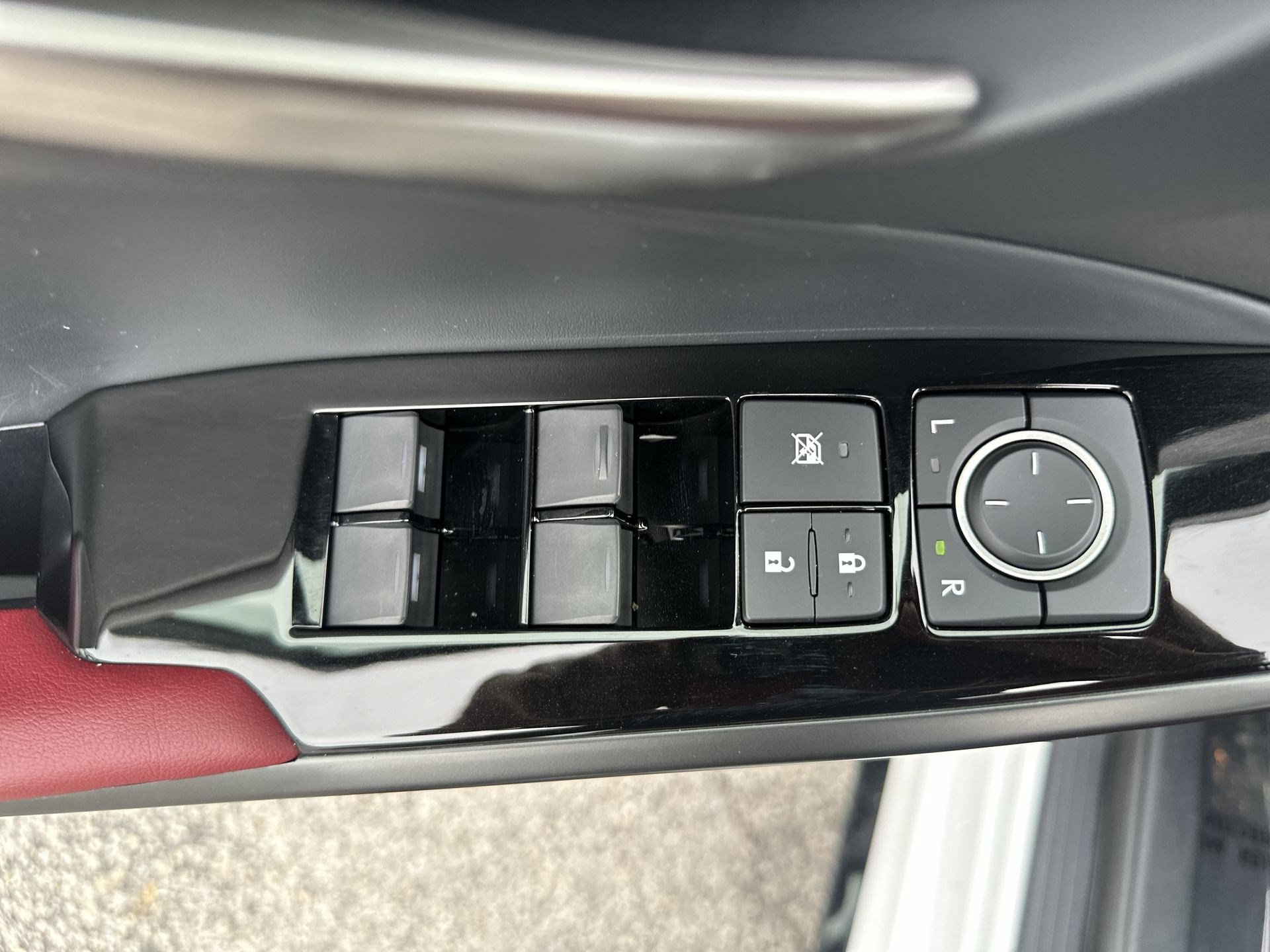 Used 2025 Lexus IS 350 F Sport w/ Accessory Package 2 RWD image 15