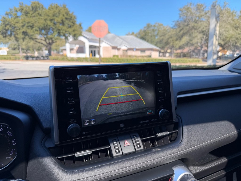 Used 2021 Toyota RAV4 XLE Premium image 16