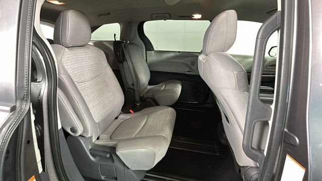 Used 2021 Toyota Sienna LE FWD image 30