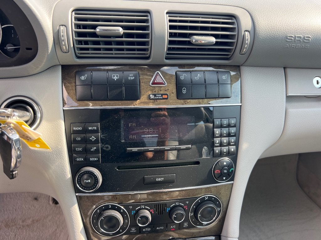 Used 2007 Mercedes-Benz C 230 Sedan image 31