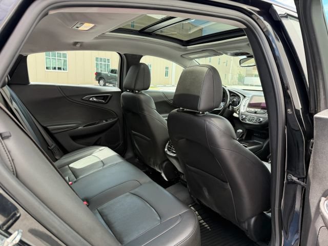 Used 2020 Chevrolet Malibu Premier FWD image 18