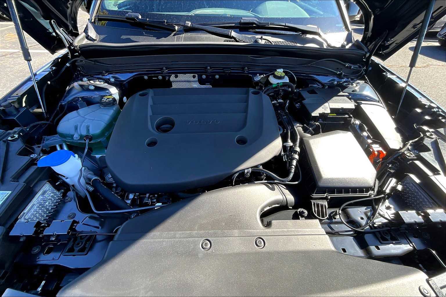 New 2026 Volvo XC40 B5 Ultra w/ Protection Package Premier image 14