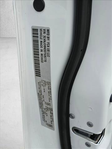 Used 2025 Jeep Compass Latitude image 27