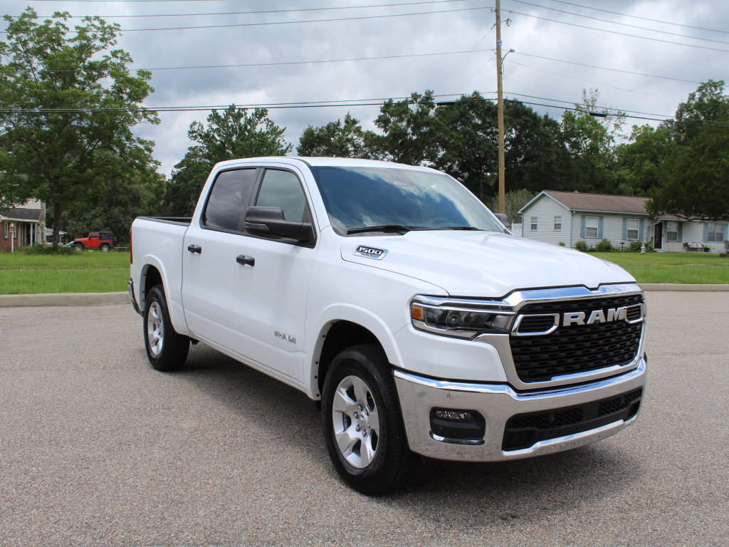 Used 2025 RAM 1500 Big Horn AWD/4WD image 3
