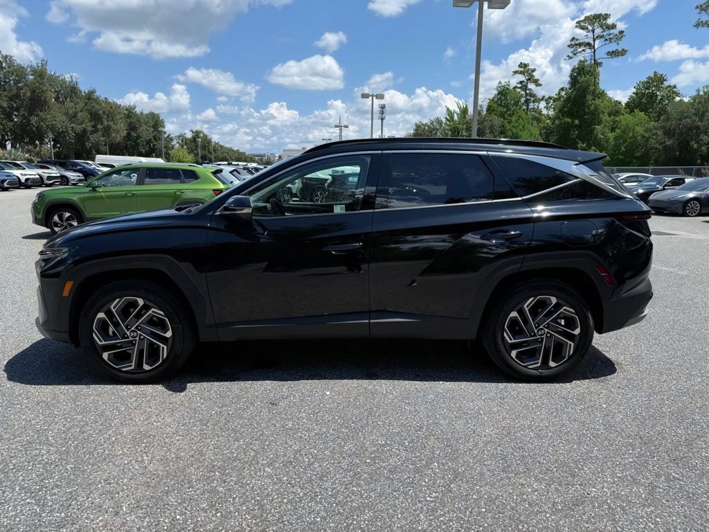 Used 2025 Hyundai Tucson Limited AWD/4WD image 15