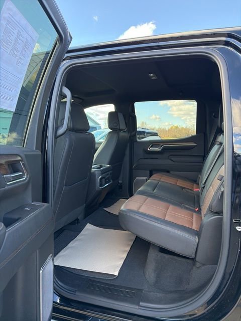 Used 2023 Chevrolet Silverado 1500 High Country image 6
