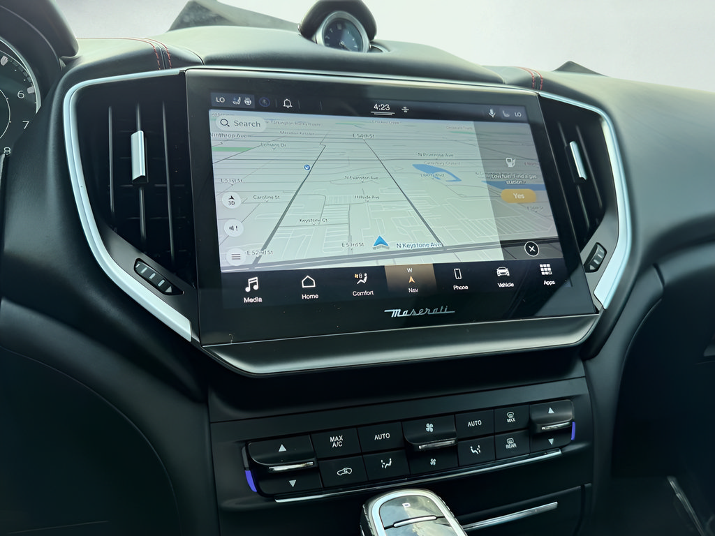 Used 2021 Maserati Ghibli RWD image 39
