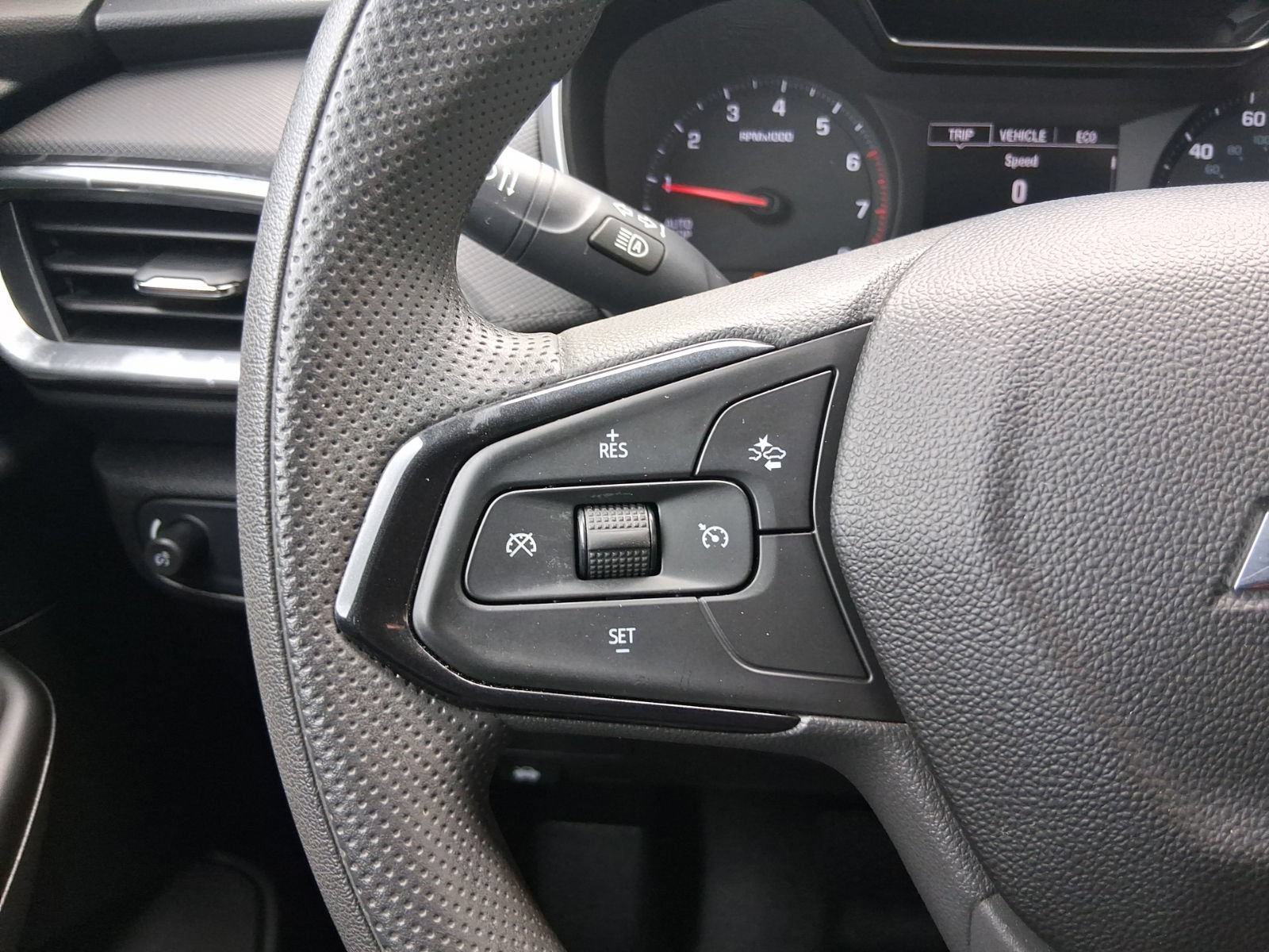 Used 2021 Chevrolet TrailBlazer LT w/ LPO, Blackout Package FWD image 24