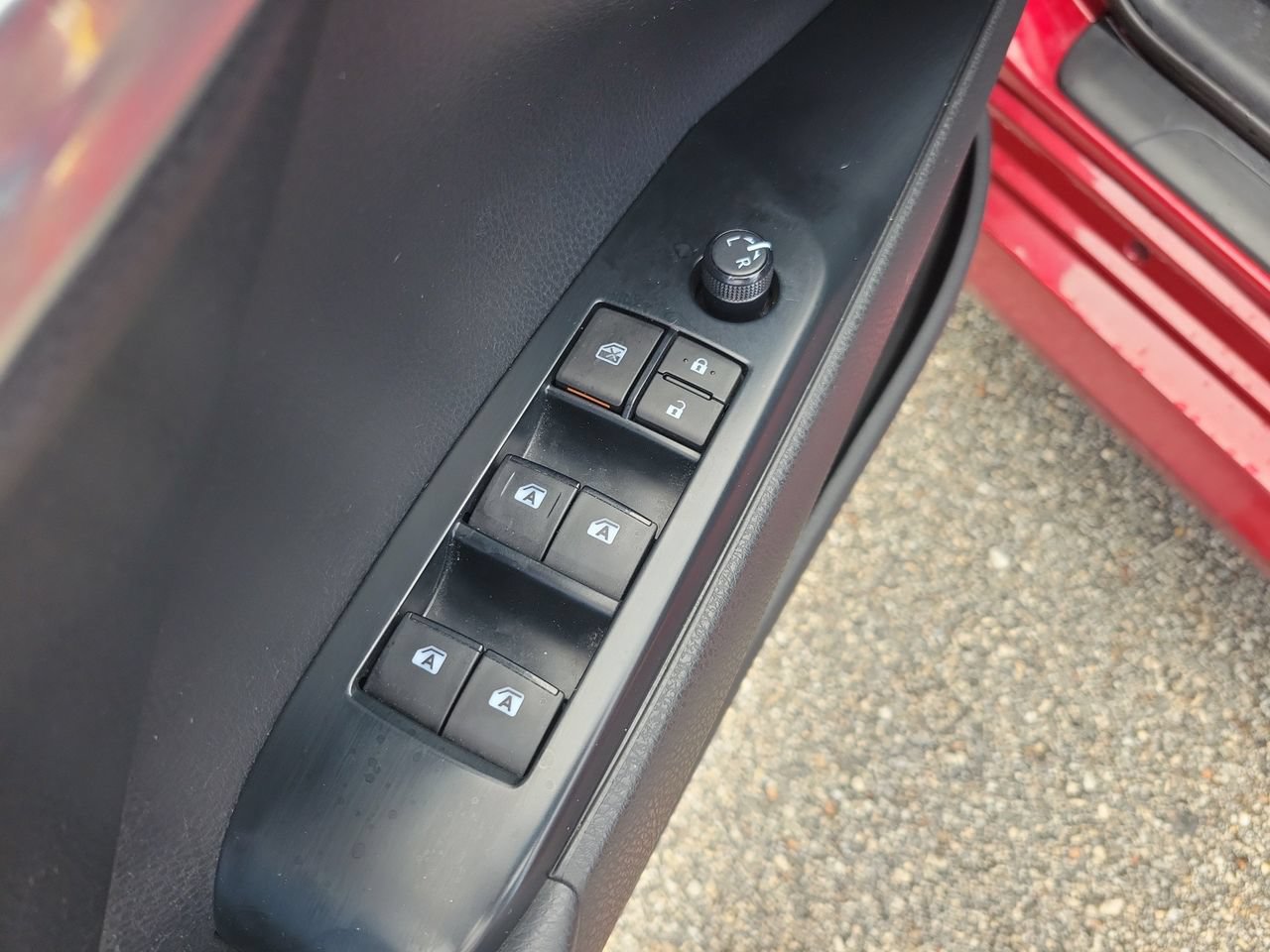 Used 2020 Toyota Camry LE FWD image 28