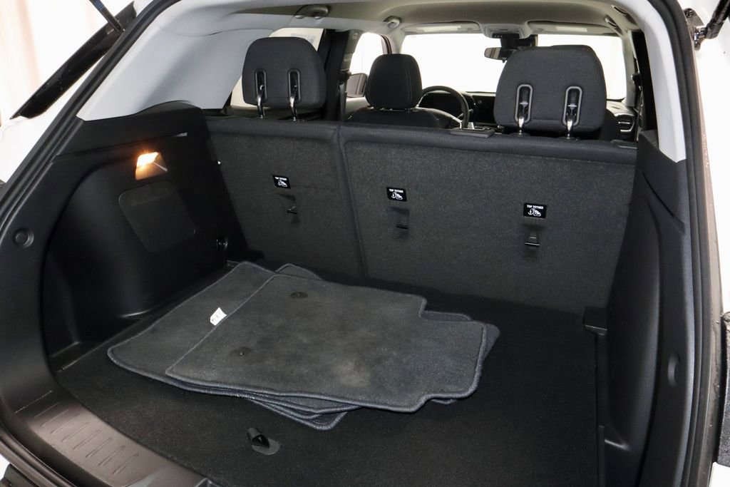 Used 2024 Chevrolet TrailBlazer LT w/ LT Cold Weather Package FWD image 13
