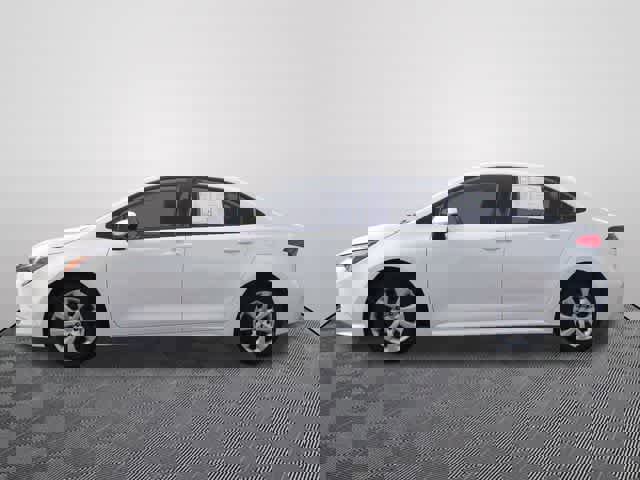 Used 2025 Toyota Corolla LE image 2