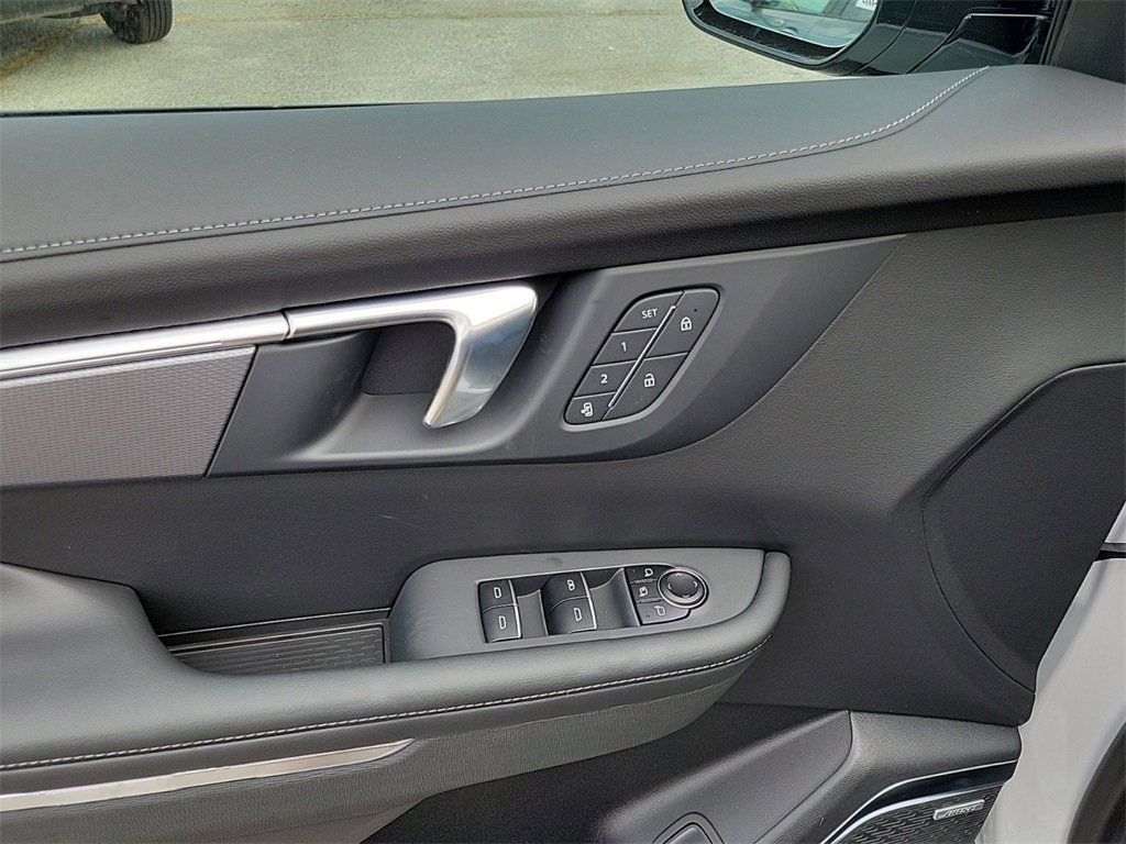 New 2025 Buick Enclave Sport Touring w/ Super Cruise Package image 9