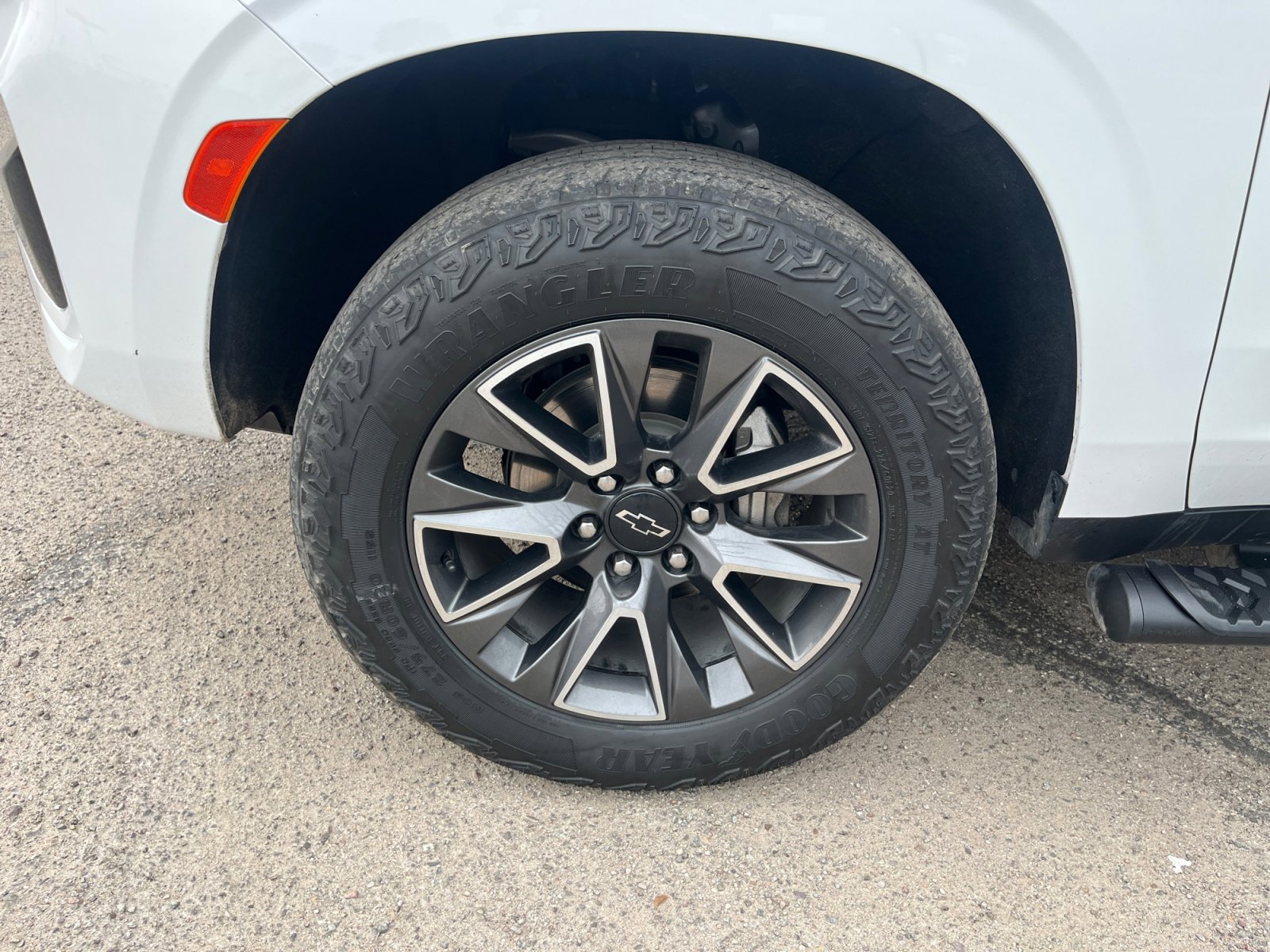 Used 2023 Chevrolet Tahoe Z71 w/ Luxury Package image 25