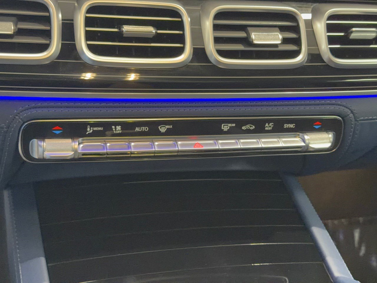Certified 2025 Mercedes-Benz Maybach GLS 600 4MATIC image 22
