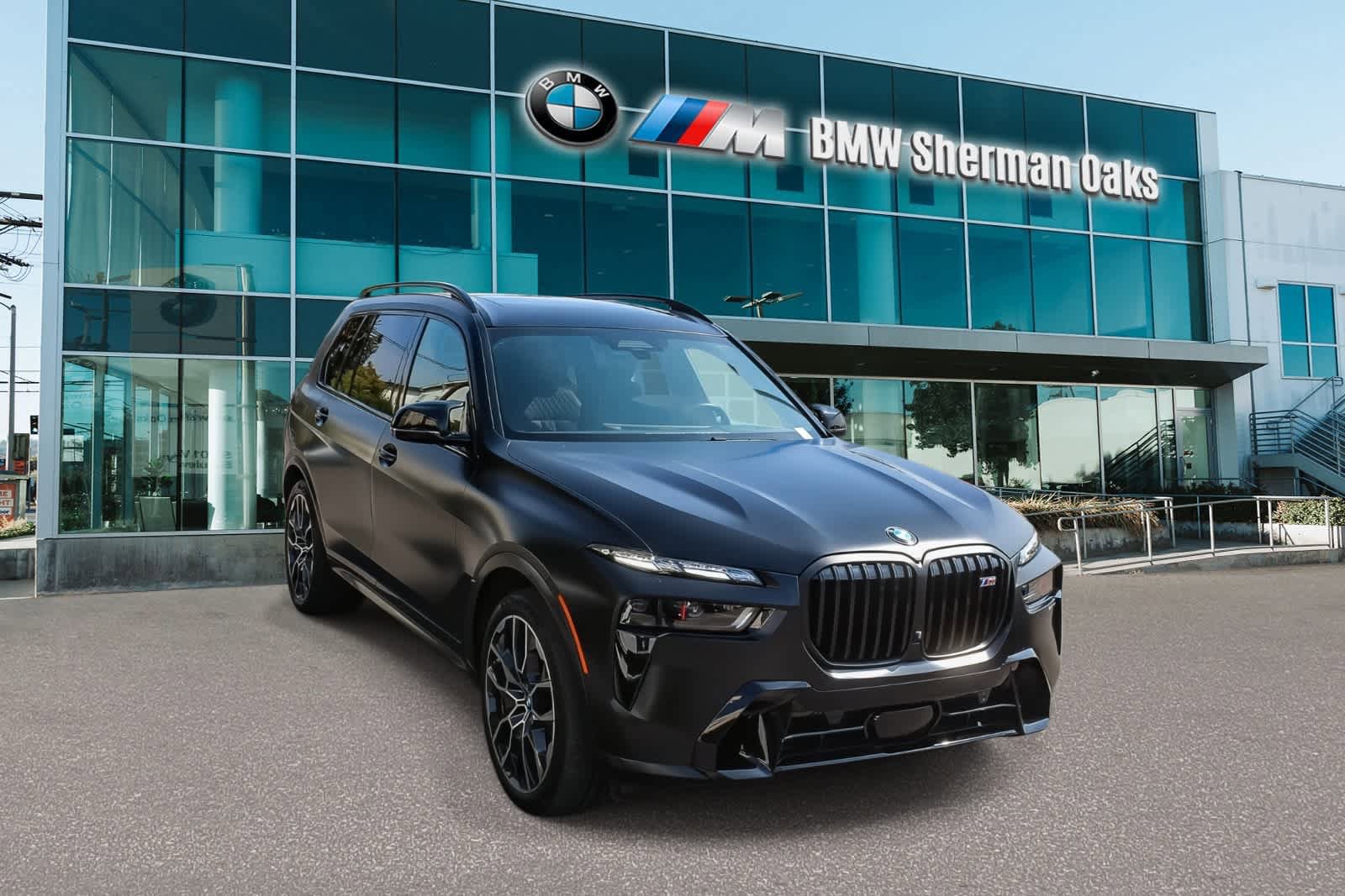 Certified 2024 BMW X7 M60i w/ Executive Package AWD/4WD image 3