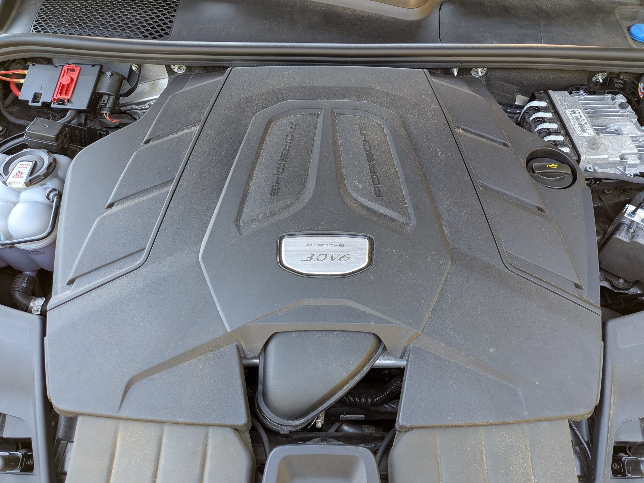Certified 2023 Porsche Cayenne Platinum Edition AWD/4WD image 36