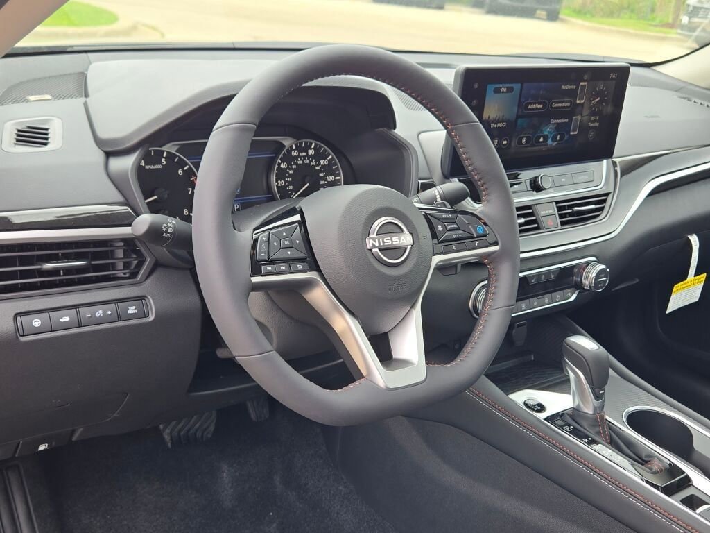 New 2026 Nissan Altima 2.5 SR w/ SR Premium Package AWD/4WD image 20