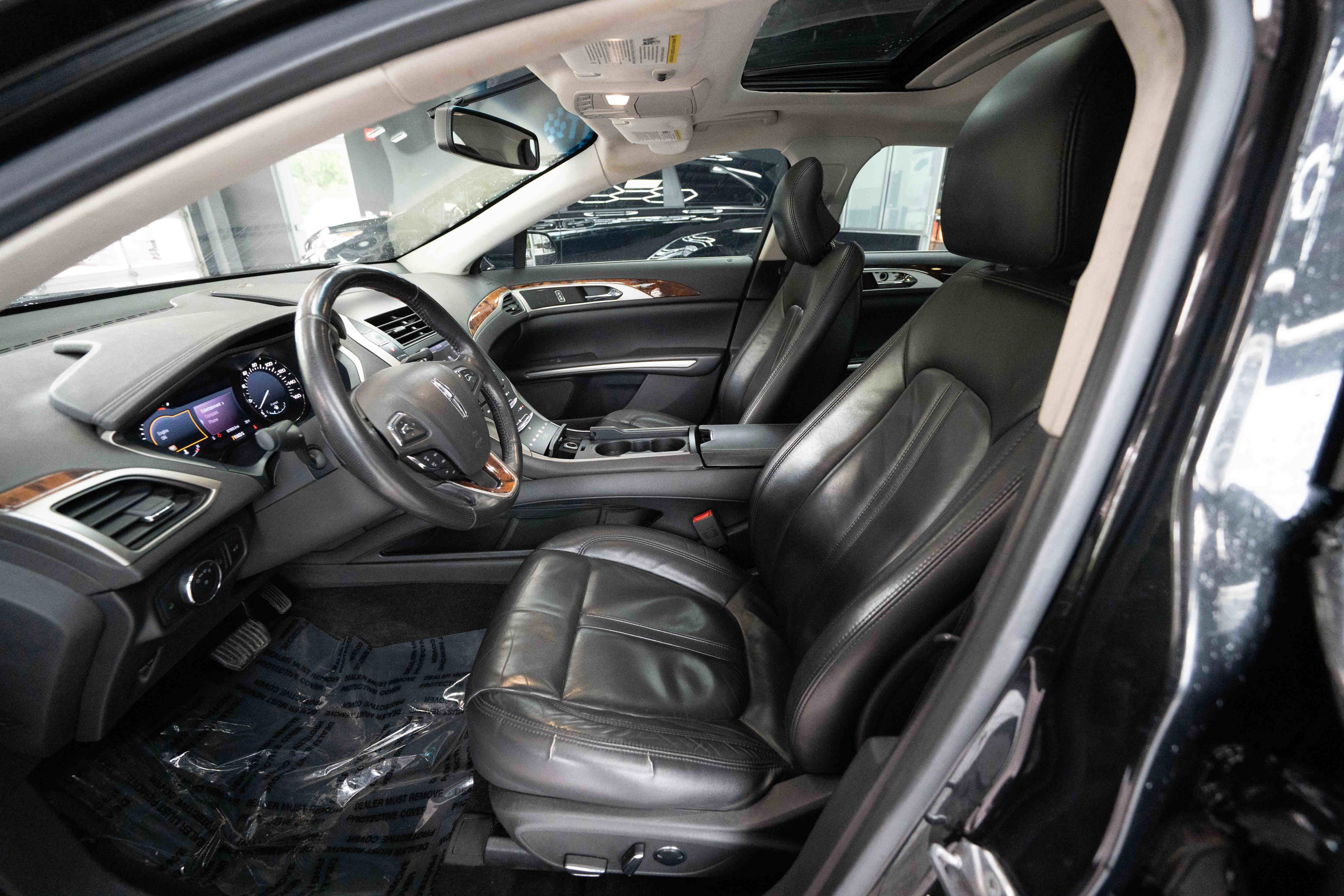 Used 2013 Lincoln MKZ image 9