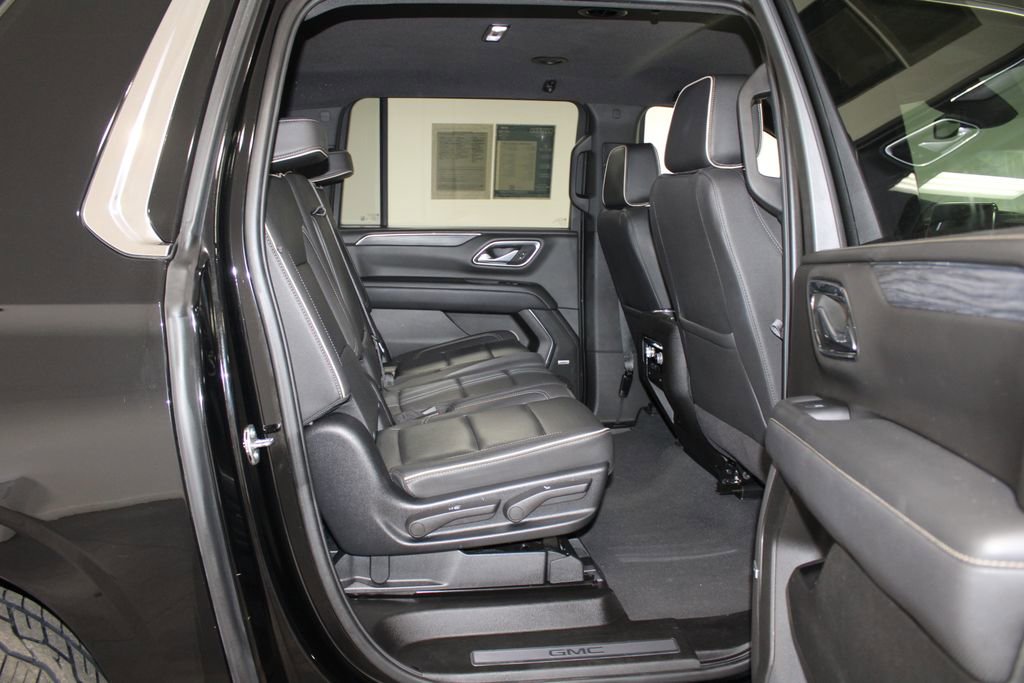 Used 2023 GMC Yukon XL SLT image 35