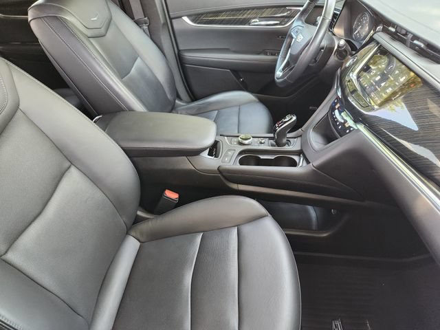 Used 2022 Cadillac XT6 Premium Luxury w/ Technology Package FWD image 14