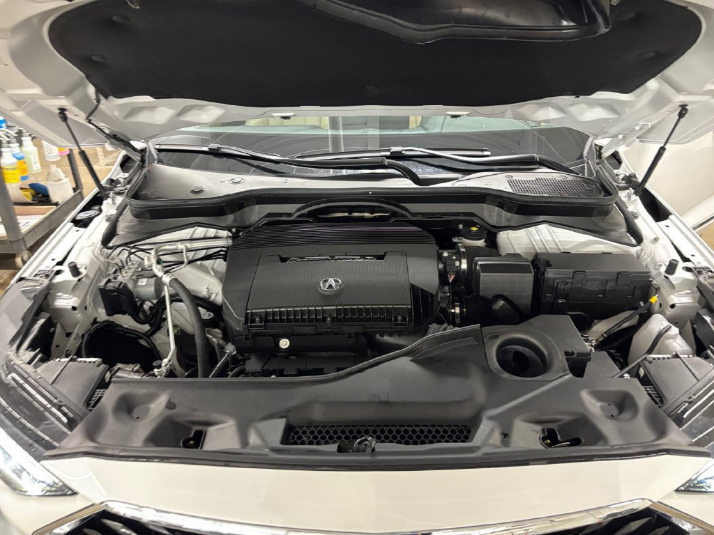 Certified 2024 Acura MDX w/ Technology Package AWD/4WD image 9