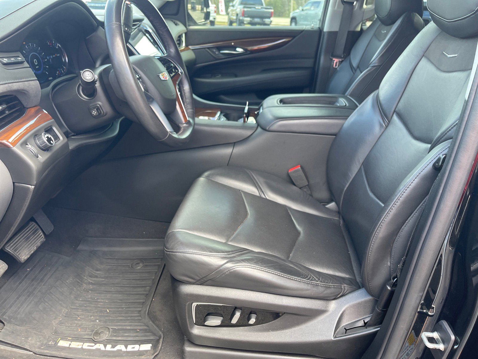 Used 2020 Cadillac Escalade ESV Luxury image 10