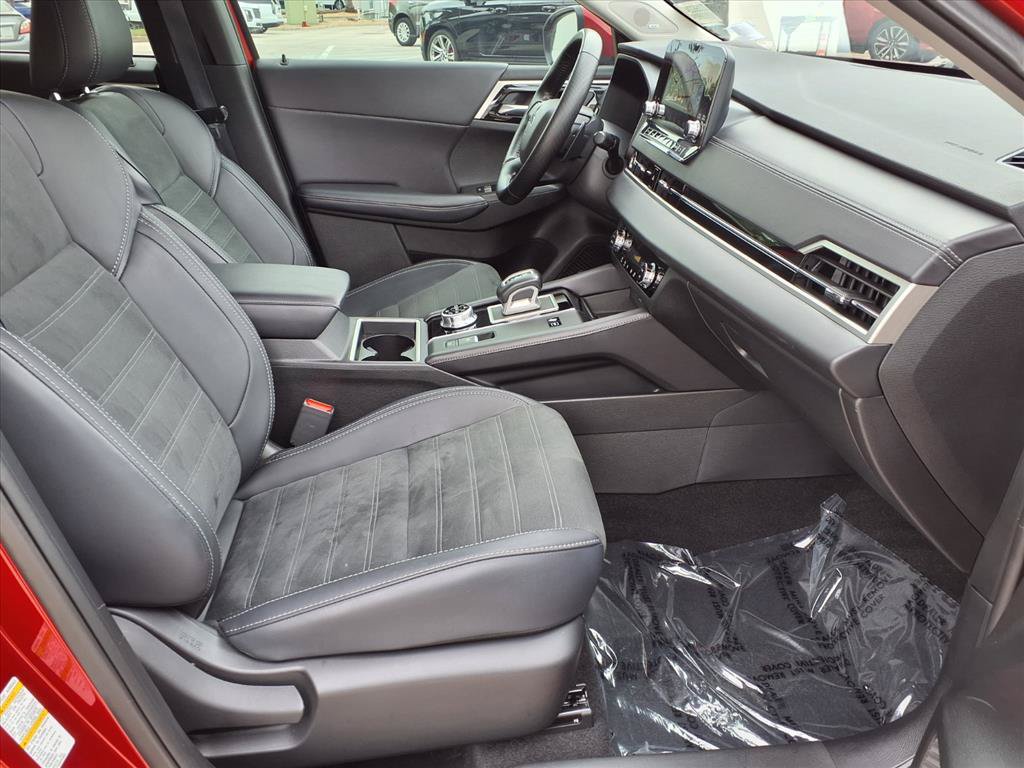 Used 2025 Mitsubishi Outlander 4WD Plug-In Hybrid image 9