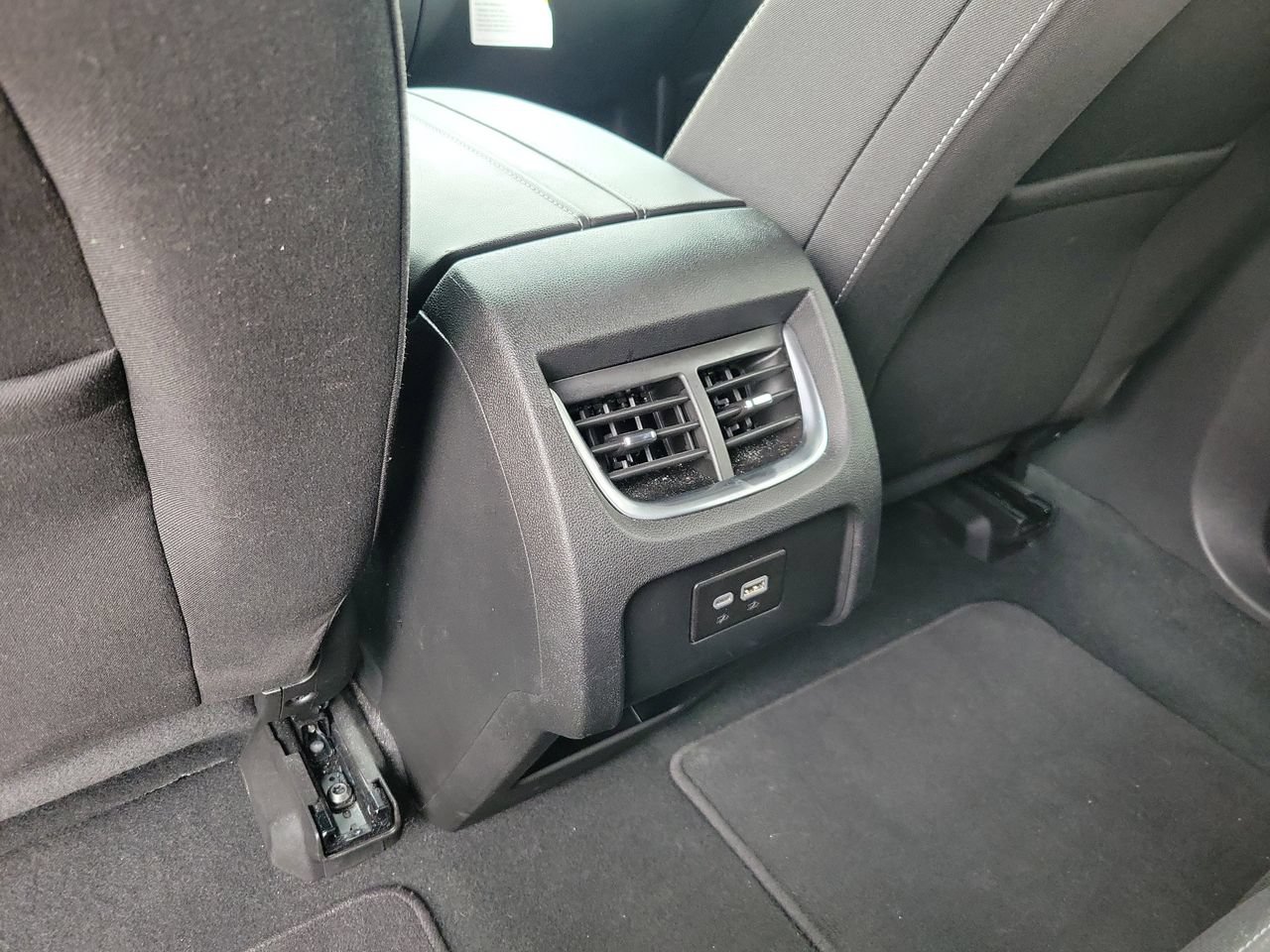 Used 2025 Chevrolet Blazer LT FWD image 10