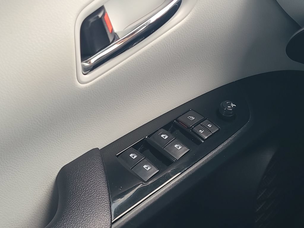 Used 2018 Toyota Prius Prime Advanced FWD image 17